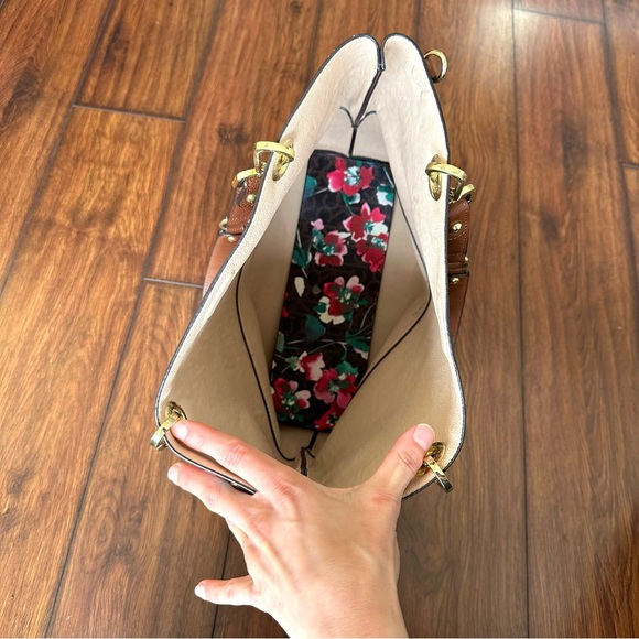 Calvin Klein Sonoma Large Floral Reversible Leather Tote Bag - Picture 4 of 9